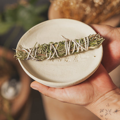 BASE "LAVANDA" de Mudah Cerámica con ATADO CÓSMICO para sahumar - PURIFICA: Lavanda, Romero, Ruda, Hinojo